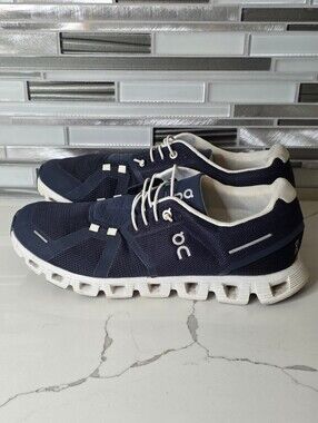 On Running 6 Oncloud Lifestyle Signature Shoe Mens Size 8.5 Sneakers Athletic